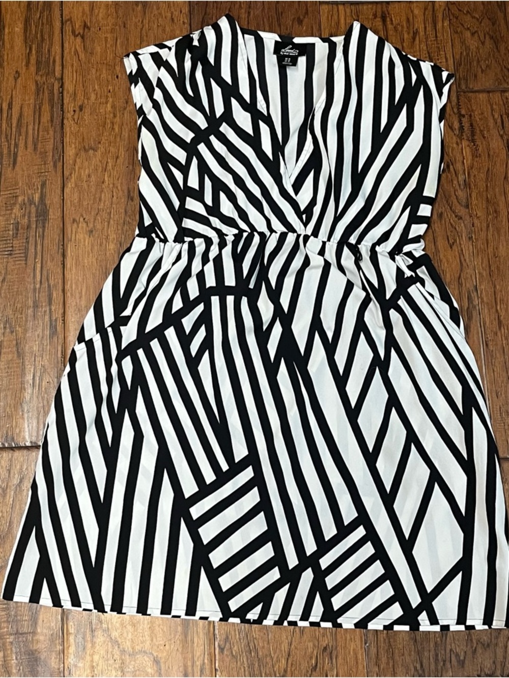 Loved by Heidi Klum sleeveless maternity abstract dress